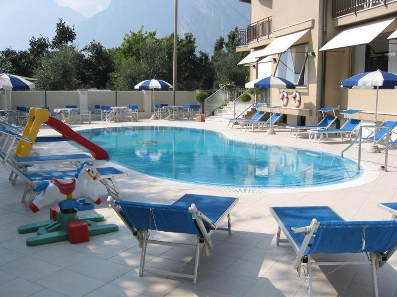 Hotel Angelini Torbole Sul Garda Dış mekan fotoğraf