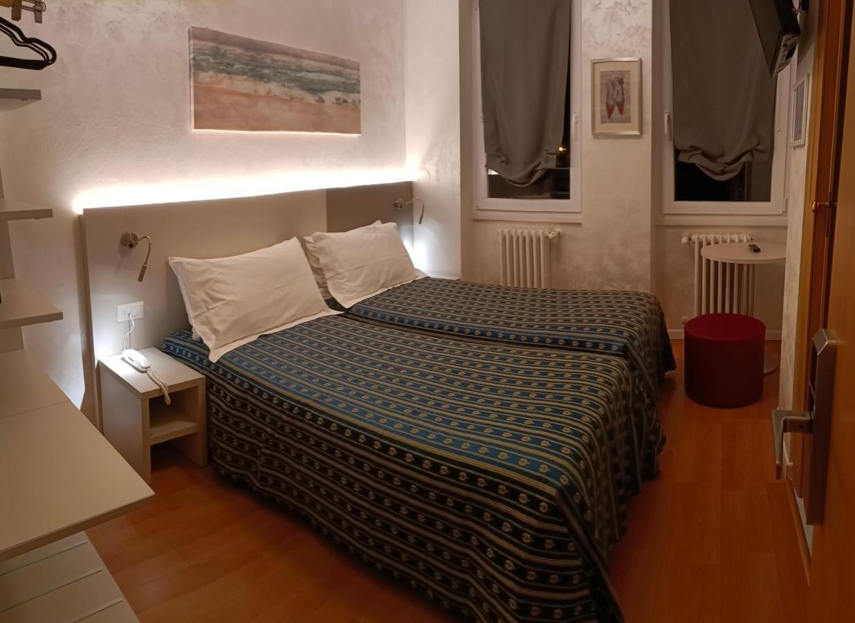 Hotel Angelini Torbole Sul Garda Dış mekan fotoğraf