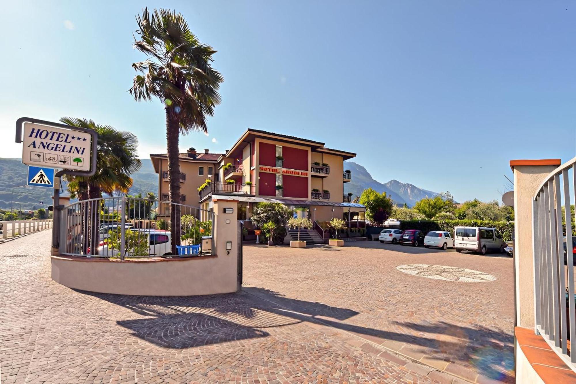 Hotel Angelini Torbole Sul Garda Dış mekan fotoğraf