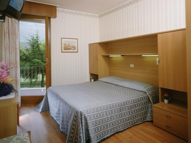 Hotel Angelini Torbole Sul Garda Dış mekan fotoğraf