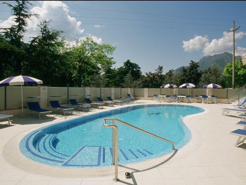 Hotel Angelini Torbole Sul Garda Dış mekan fotoğraf