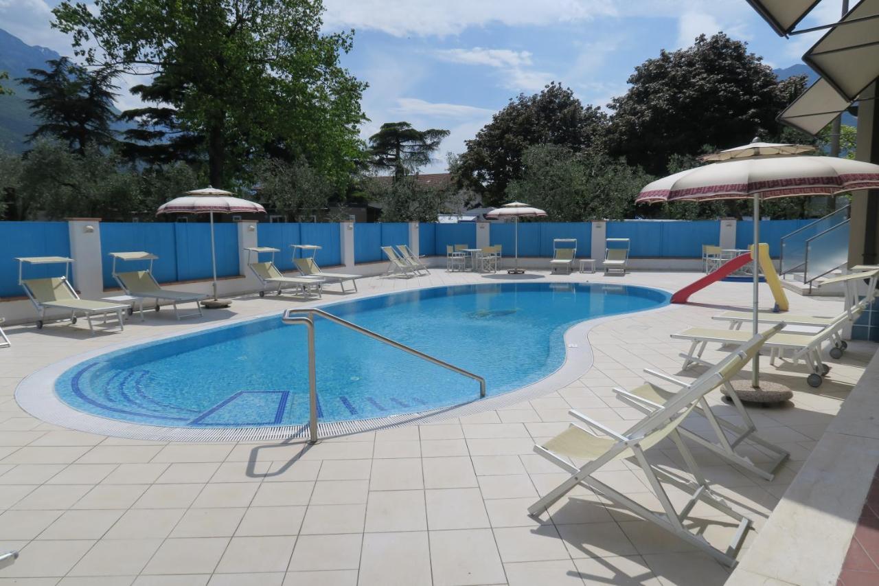 Hotel Angelini Torbole Sul Garda Dış mekan fotoğraf