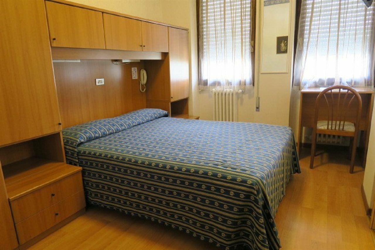 Hotel Angelini Torbole Sul Garda Dış mekan fotoğraf